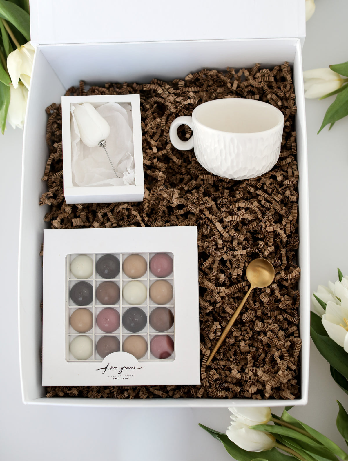 Giftbox petals and sugar