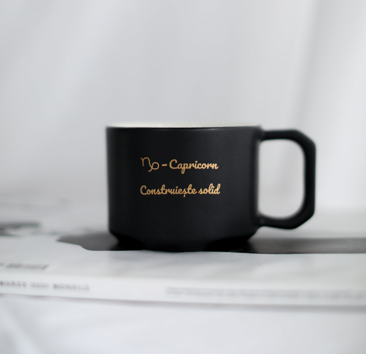 Ceasca zodiac CAPRICORN negru